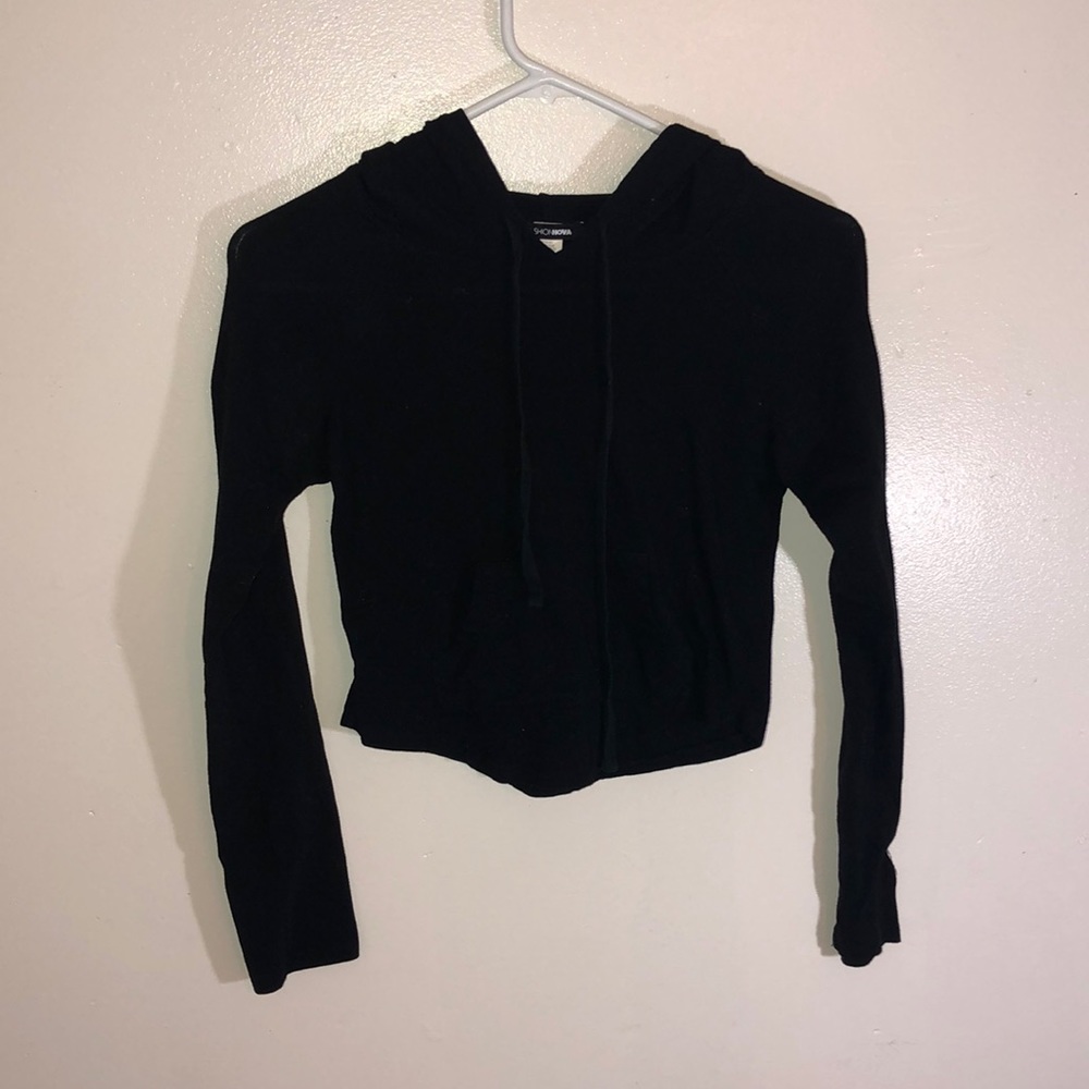 black cropped hoodie sweatshirt